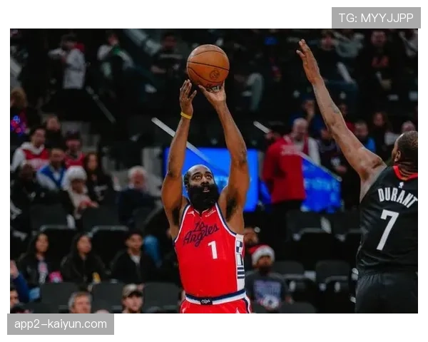 哈登28分7助攻组织串联，伦纳德赛后致谢凸显球队化学反应